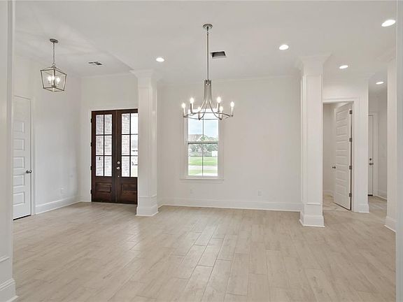 4th image of 3621 Lake Timberlane Dr