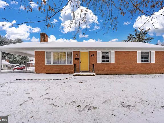 2nd image of 901 Noland Dr