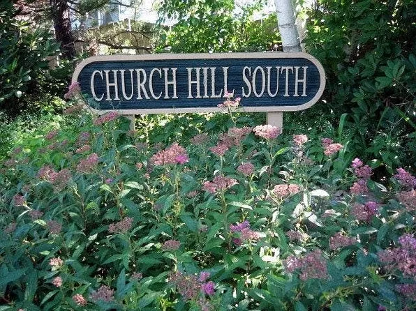 103 Paugusett Cir, Trumbull, CT 06611