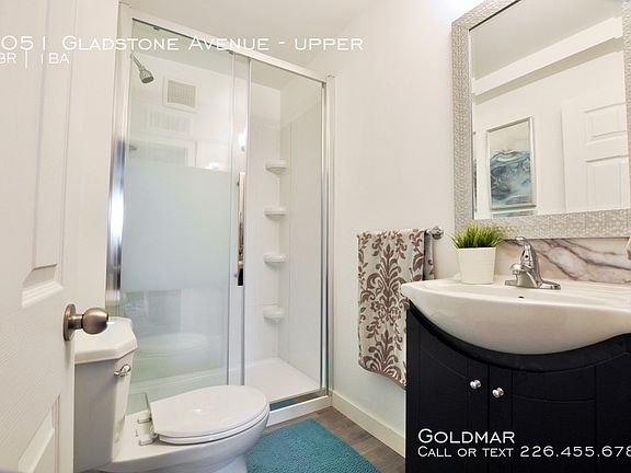 5th image of 1051 Gladstone Ave
