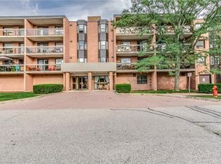 88 Tollgate Rd #205, Brantford, ON N3R7R5