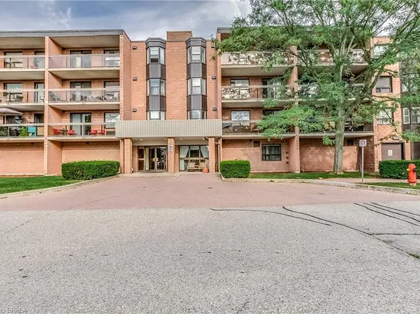 88 Tollgate Rd #205, Brantford, ON N3R 7R5