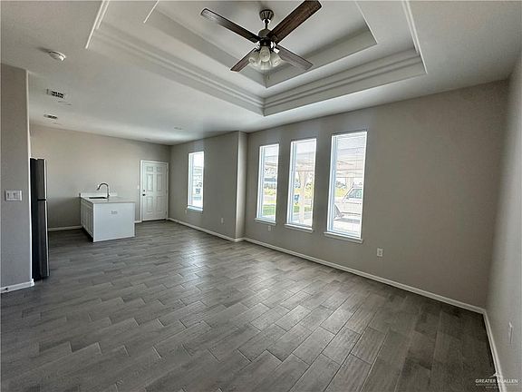 4th image of 427 Frio Ln