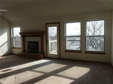 4th image of 5815 Meadowsweet Ln