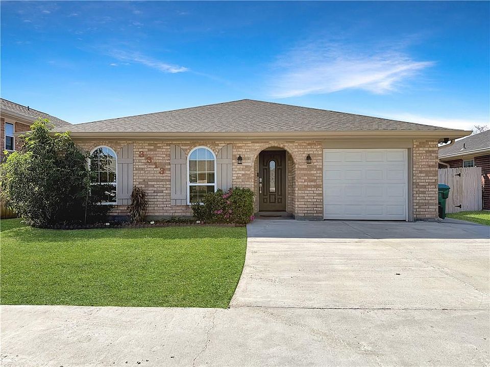 1st image of 3313 Castle Dr