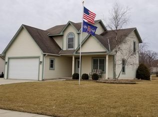 101 Small Farm Rd, Mukwonago, WI 53149