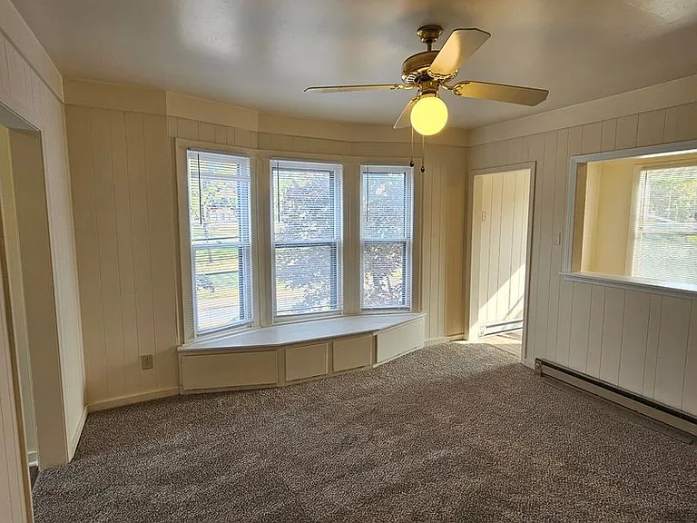 904 Rogers St. — Photo 2