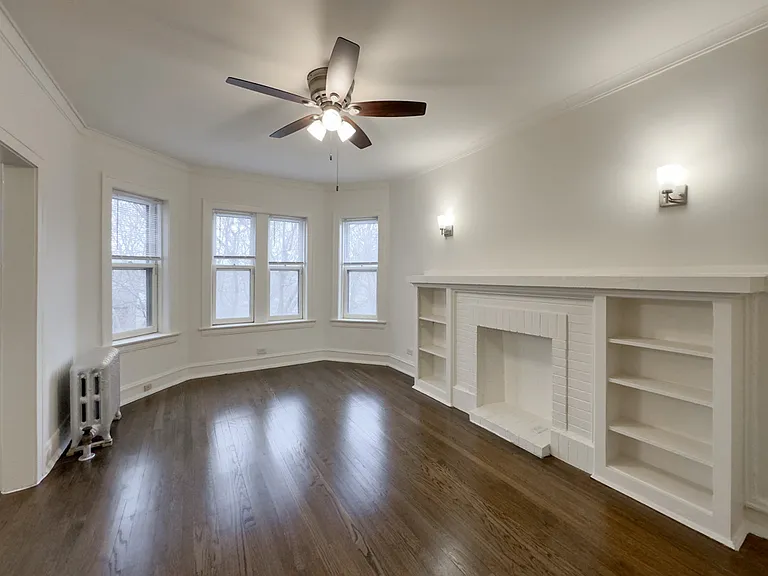 2633 W Ainslie St #4 — Photo 13