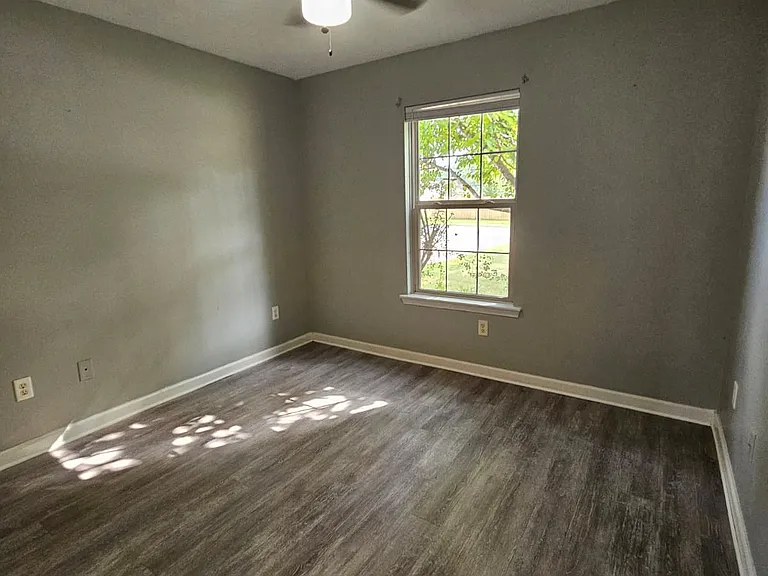 400 Apricot St — Photo 24