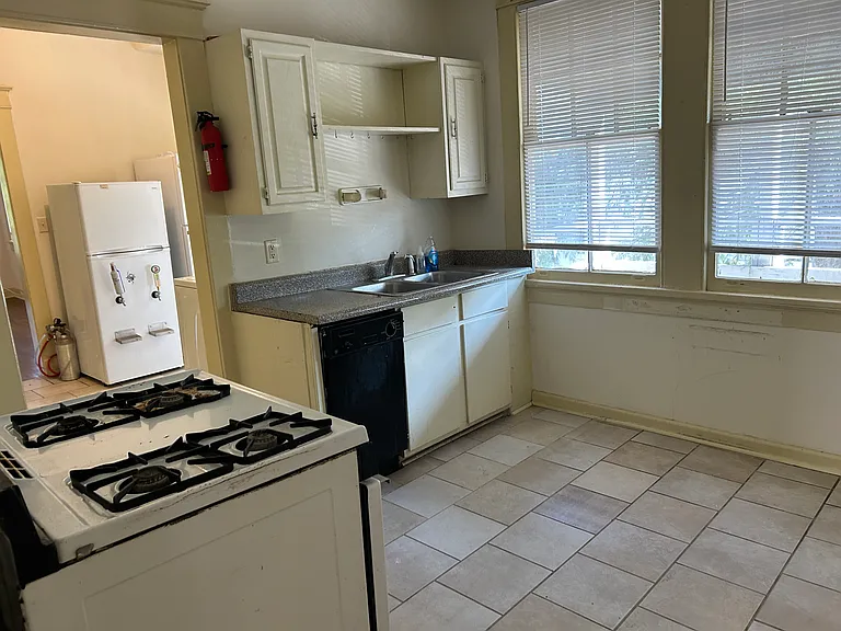 2133 Broadway St #2133 — Photo 9