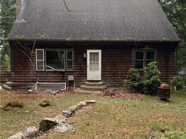 1911 S County Trl, South Kingstown, RI 02892