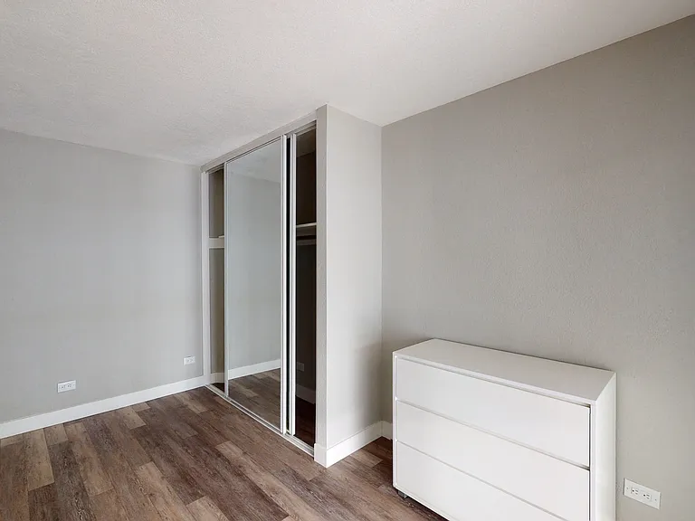 2000 Broadway Street Apartments — Photo 29