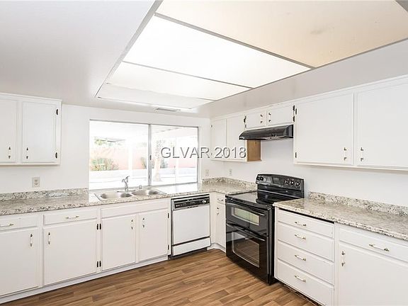 3rd image of 3480 Cherokee Ave E