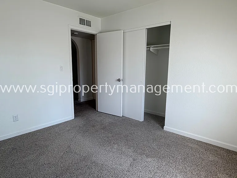 730 E Eugie Ave — Photo 7