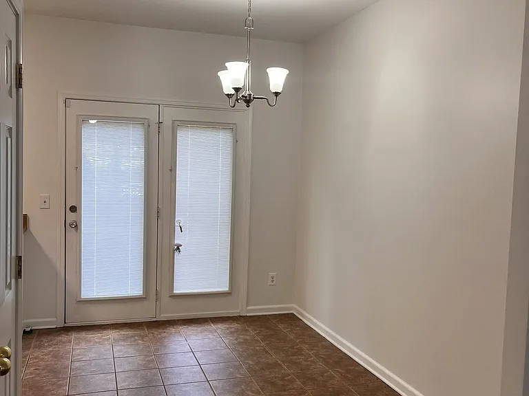 413 Oman St — Photo 9