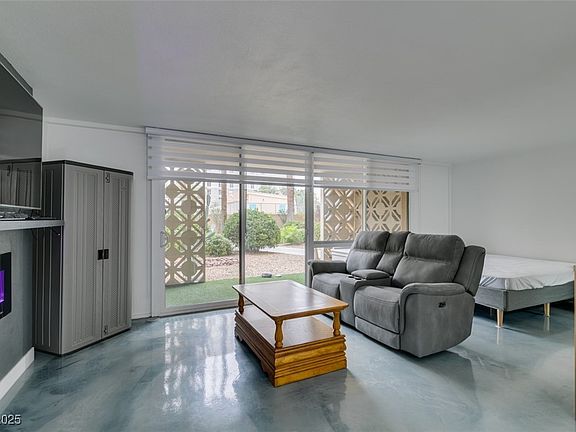 4th image of 205 E Harmon Ave APT 101