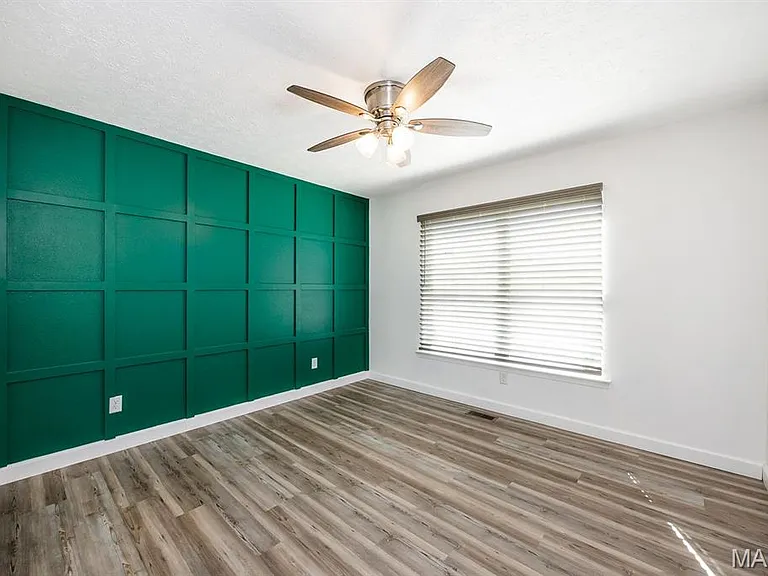 407 Sammy Ln — Photo 25