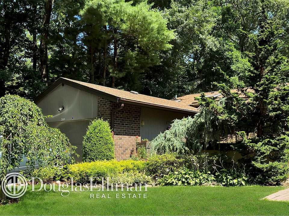 1st image of 300 Vista Dr Unit 300