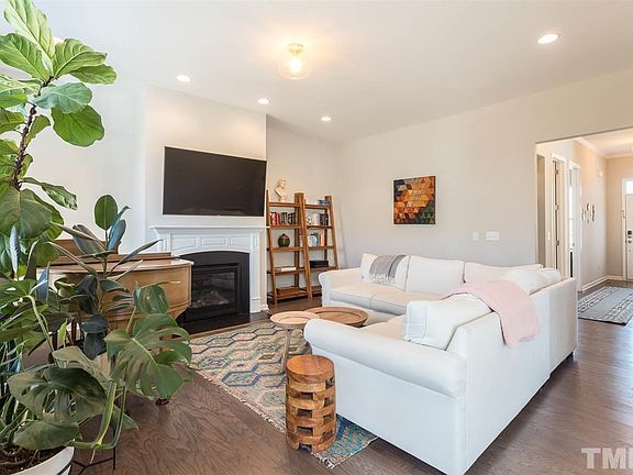 5th image of 1007 Big Spring Cir