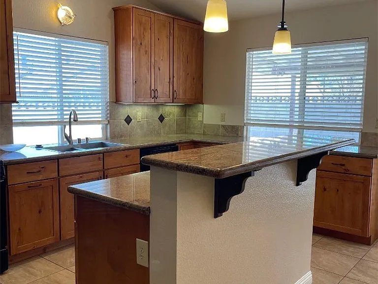 5905 April Ln — Photo 8