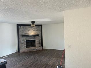 712 S Willowood Dr, Yukon, OK 73099