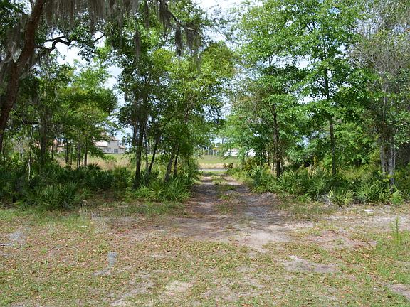 5th image of 213 Manuel Ct