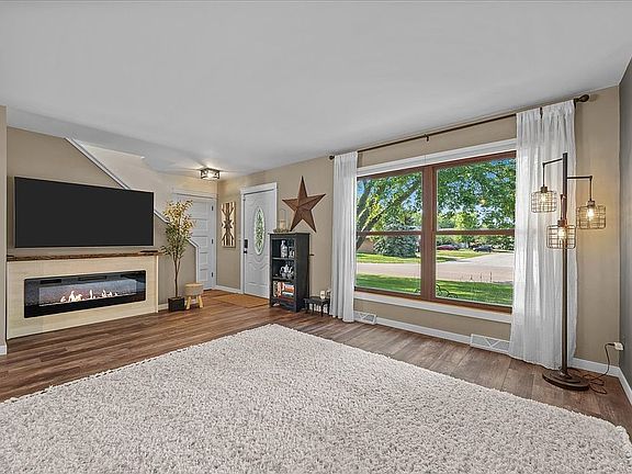 2nd image of 106 W Amie Ave