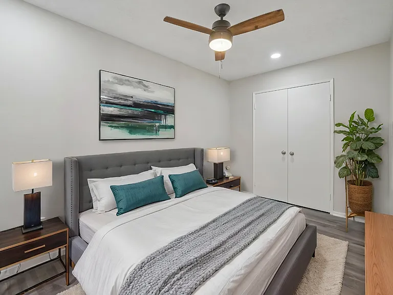 14420 Vista Real Apts — Photo 5