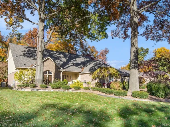 14017 Towering Oaks Dr, Shelby Township, MI 48315