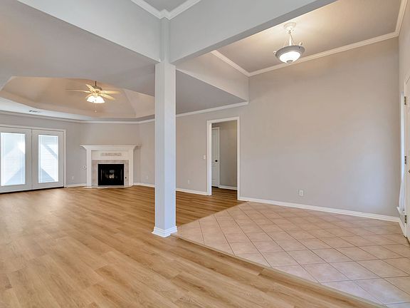 5th image of 827 Nicholson Ave