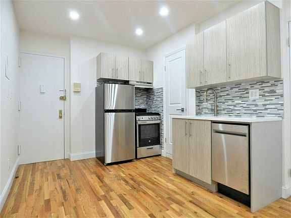 4th image of 26 Leroy St APT 21