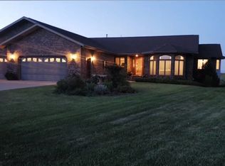 620 13th Ave NE, Minot, ND 58703