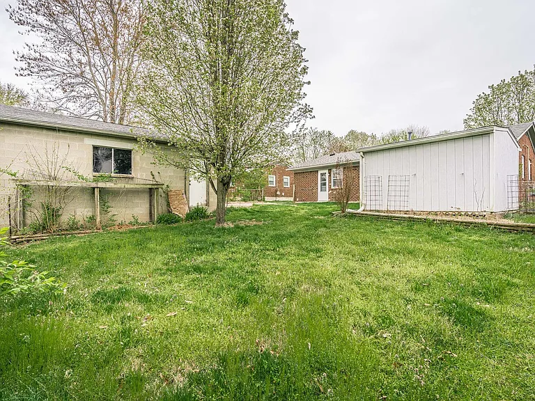 6910 Stablelake Ct — Photo 33