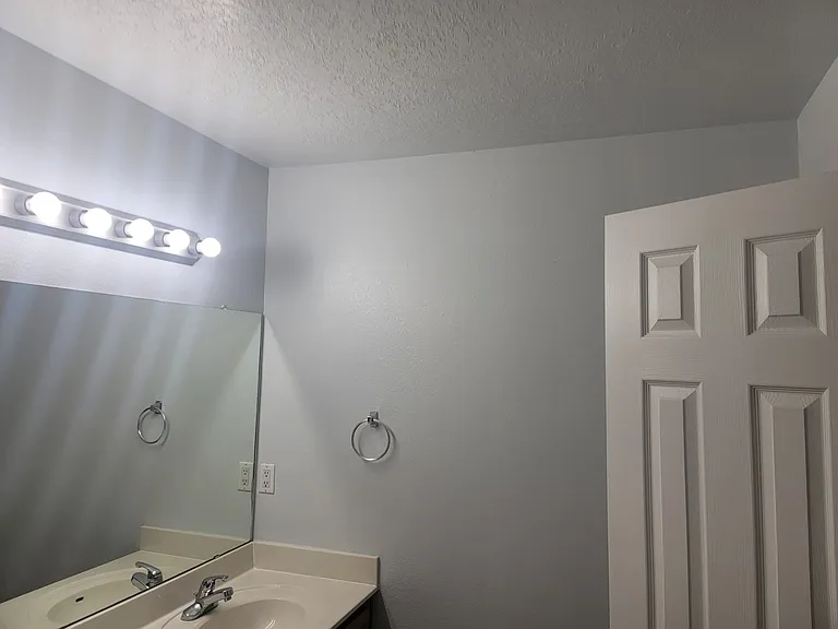 1418 Laguna Ct NE — Photo 35
