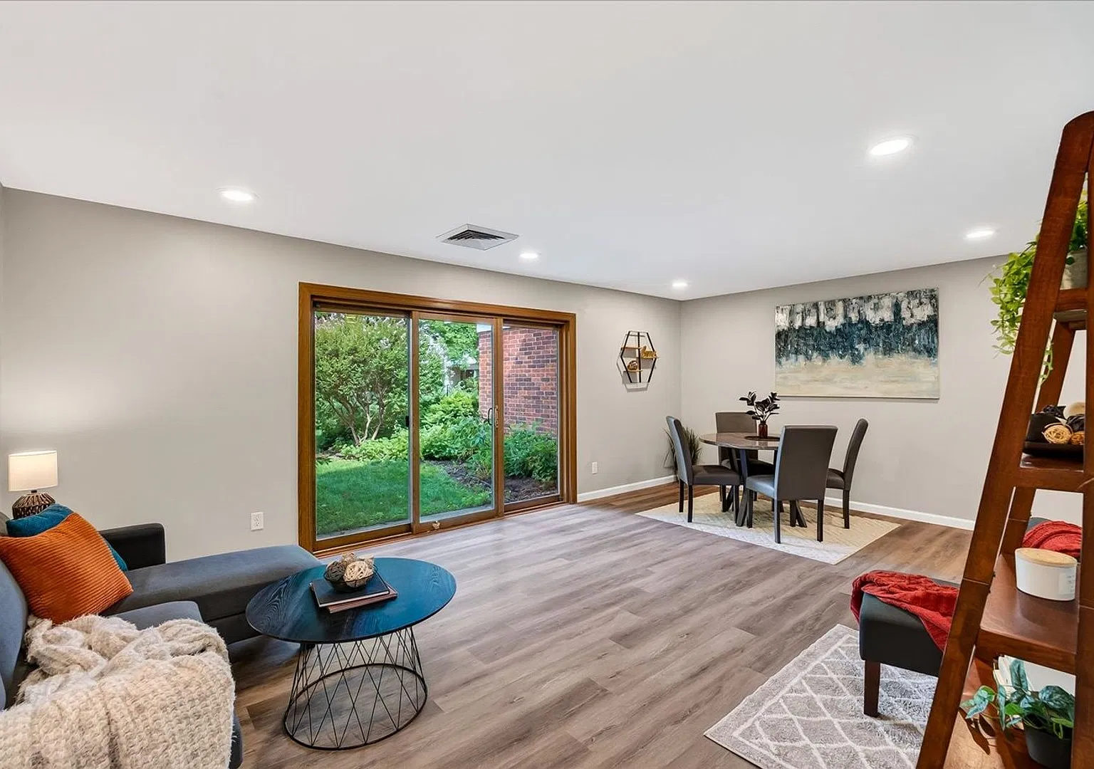 Renovated 2BR/2BA Condo in Middleton — Photo 4