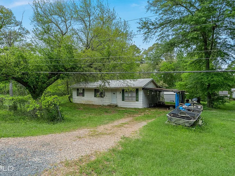 182 Belaire Dr — Photo 2