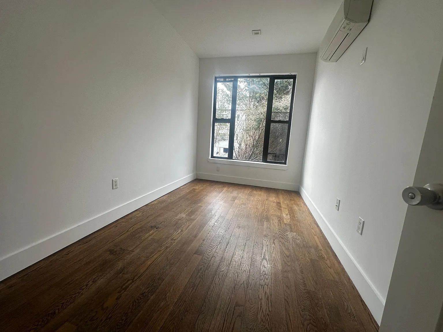 19-15 Palmetto Street - 1 R — Photo 3