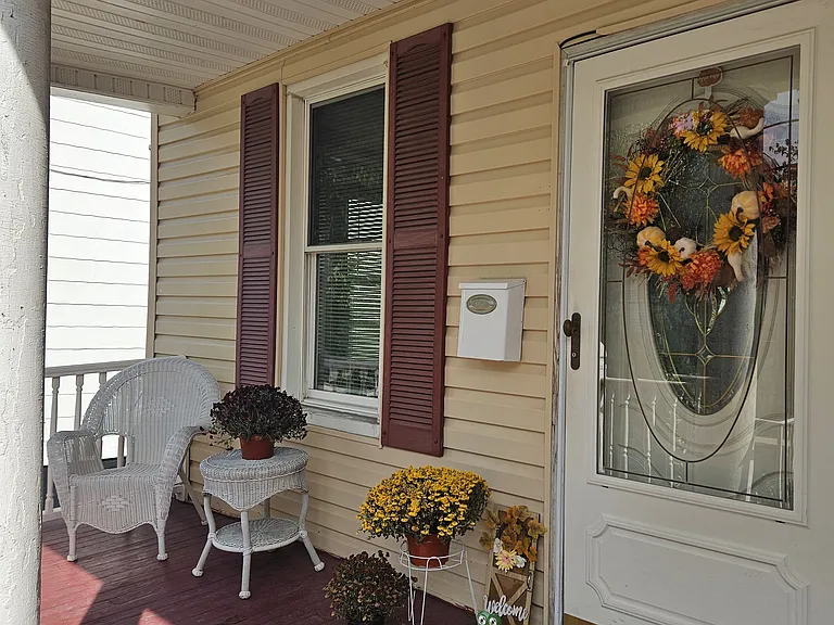 127 Dalton St — Photo 1