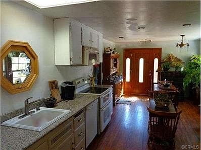 3rd image of 5127 Bullion St