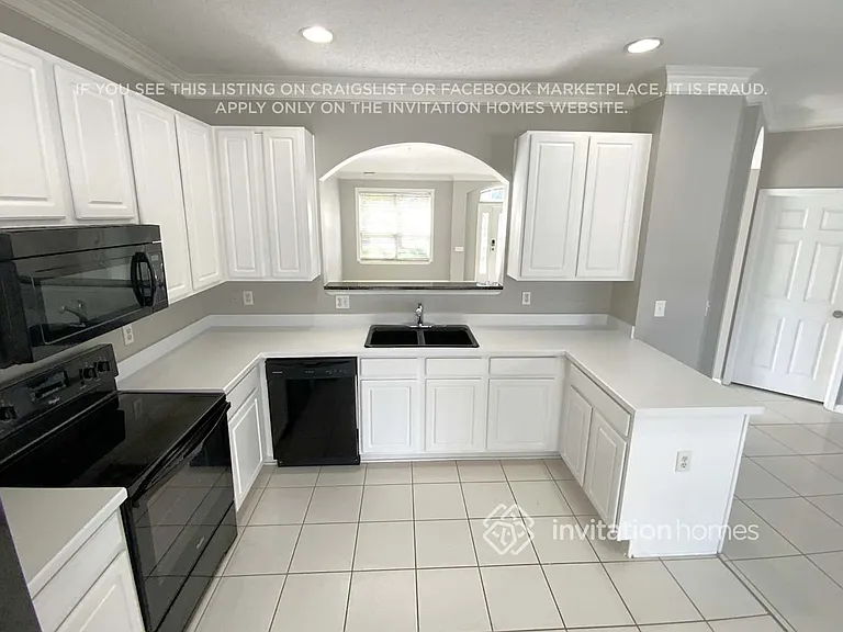 812 Lapoma Way — Photo 7