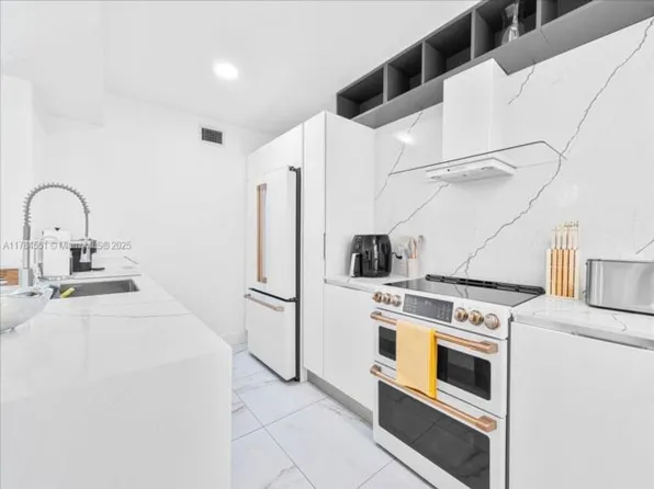 9750 NW 49th Ter #367, Doral, FL 33178