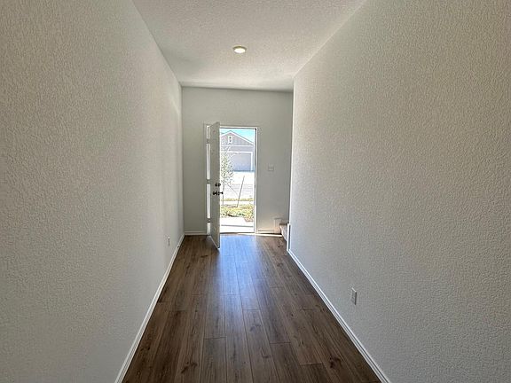 2nd image of 419 Paddlefish Ln