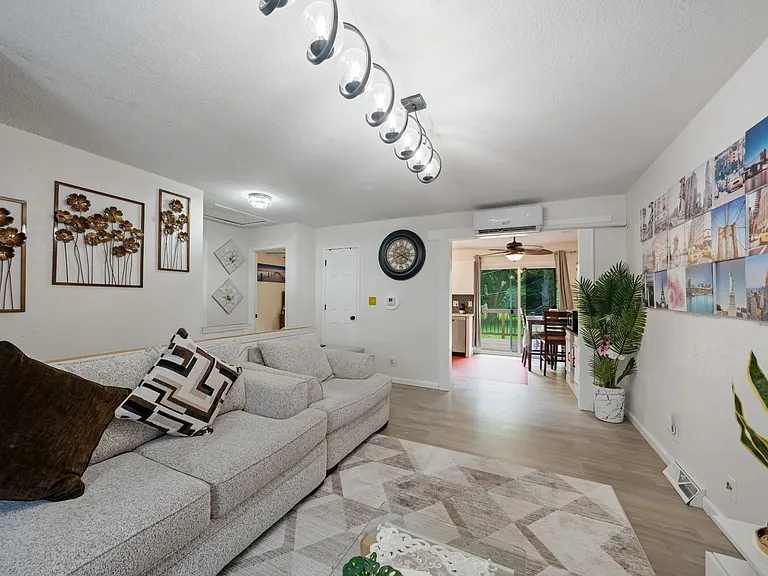 718 S Stevenson St — Photo 8