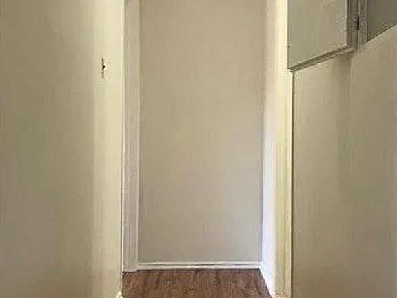 3rd image of 805 Glenway Dr Unit 312