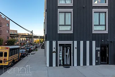 Rented by Rennit Inc.