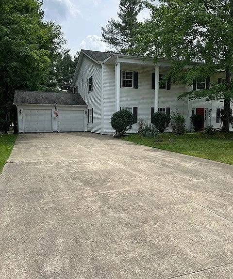 119 Burlington Oval Dr #10 — Photo 3