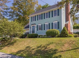 44 Oakland St, Amesbury, MA 01913