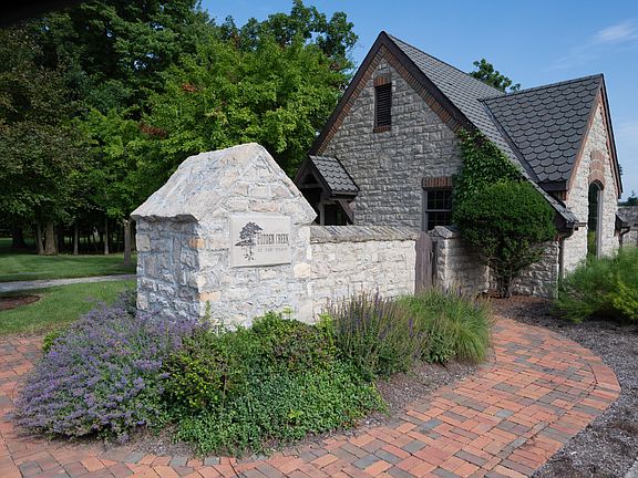 4th image of 129 Hidden Creek Dr