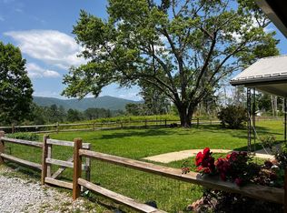 1649 Carters Ridge Rd, Spruce Pine, NC 28777