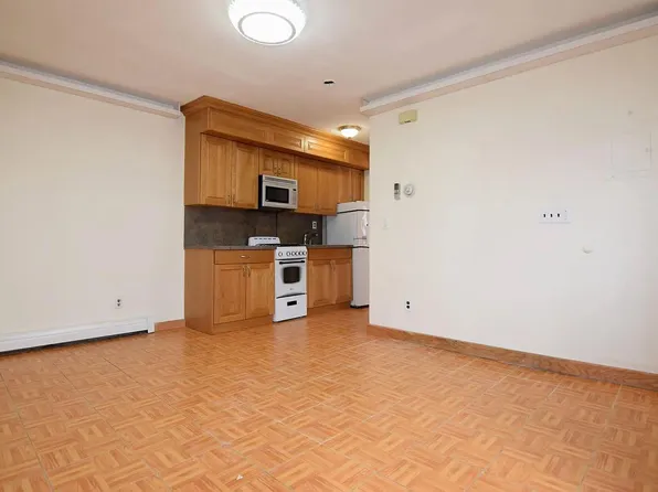 341 Naughton Ave #1F, Staten Island, NY 10305